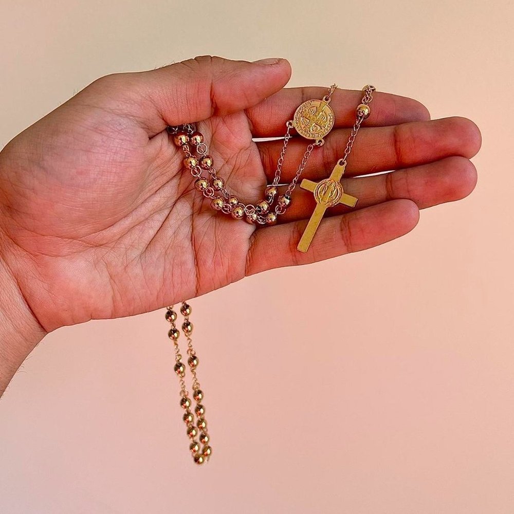 y2k 2000s gold rosary bead necklace - Picture 7 of 8
